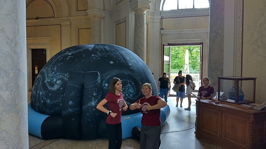 Mobile Planetarium (C) Bogdan Teodorescu